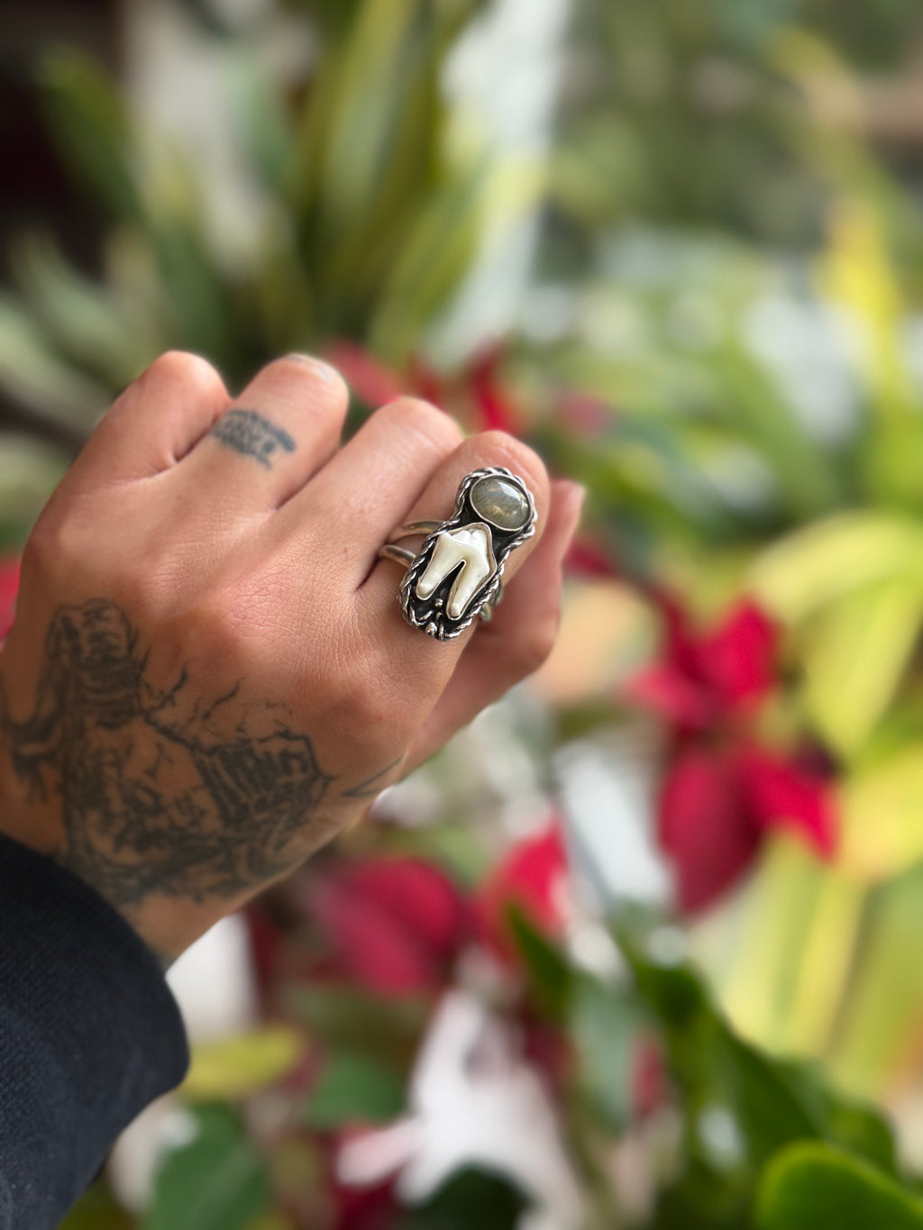 Fox Tooth Ring with different Gemstones | 925 Silver