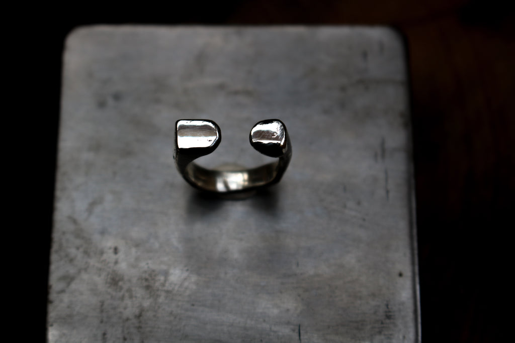 BRUT \(\Lambda \) Ring | 925 Silver